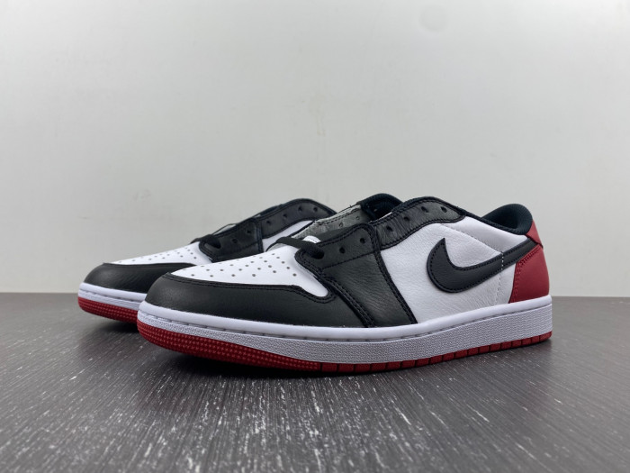air jordan 1 low og "black toe" cz0790-106