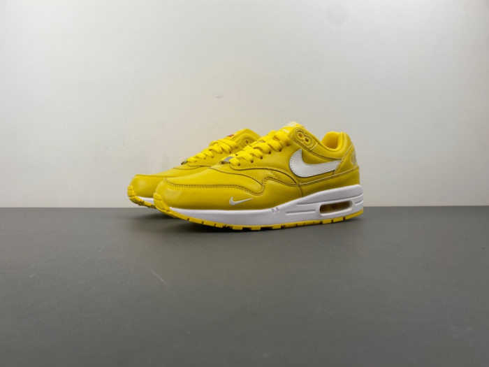 Nike Air Max 1 ''87 “Speed Yellow” HF8813-700