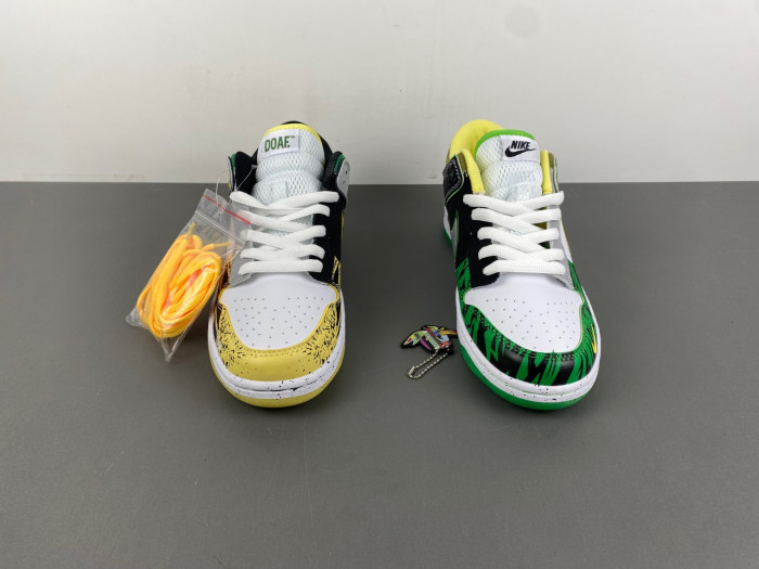 The University of Oregon x Nike Dunk Low "What The Ducks of a Feather HV1454-100