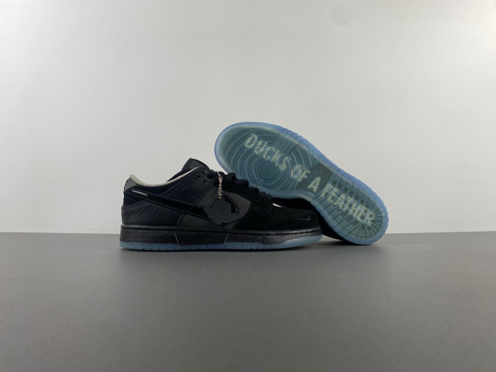 Division Street x Nike Dunk Low “Oregon Black” HV1470-001