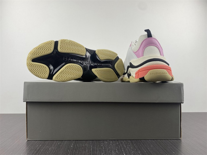 blcg sneaker triple.s sneakers 569326 w1fc3 9693