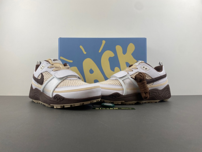 Travis Scott x Nike Zoom Field Jaxx “Ligh Chocolate” HQ3073-100
