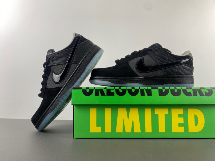 Division Street x Nike Dunk Low “Oregon Black” HV1470-001
