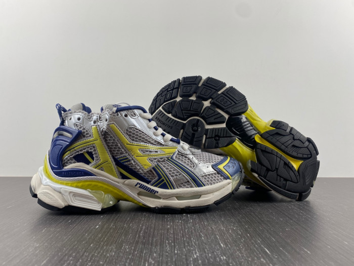 blcg runner sneaker bm5623-010
