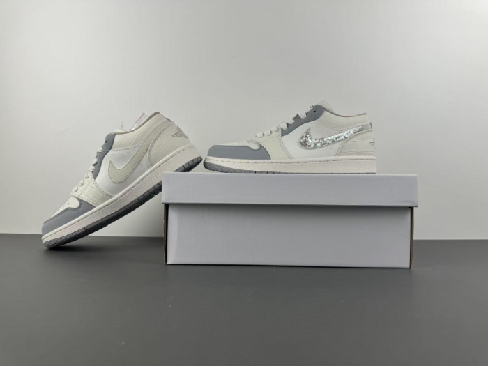 Jordan 1 Low Sail Soft Pearl IH7323-100