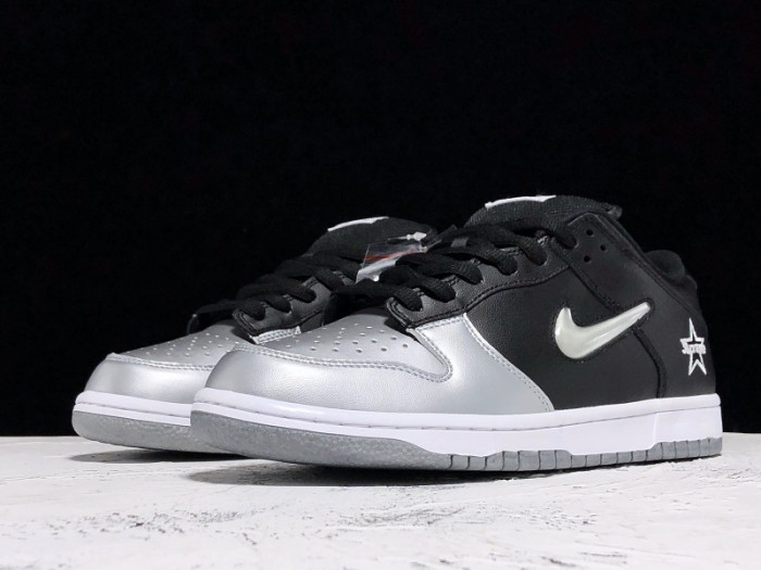 Supreme x Nike SB Dunk Low Silver Black CK3480-001
