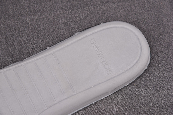 D10R B27 SNEAKERS