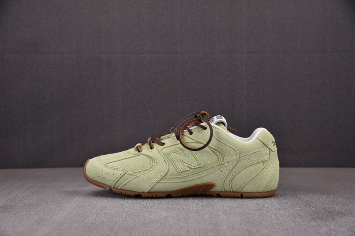 M*u M*u x New Balance Leather Sneakers UM002