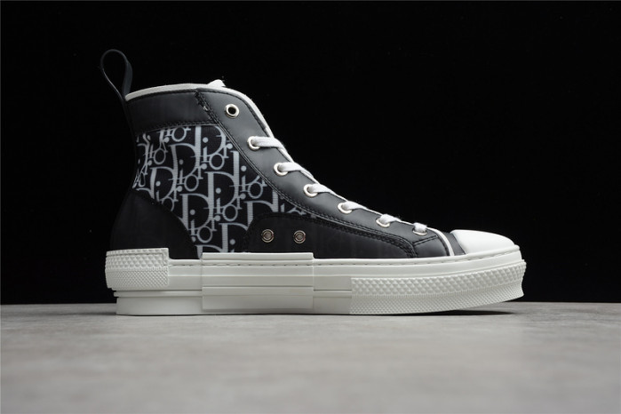 D10R B23 Oblique High Top Sneaker