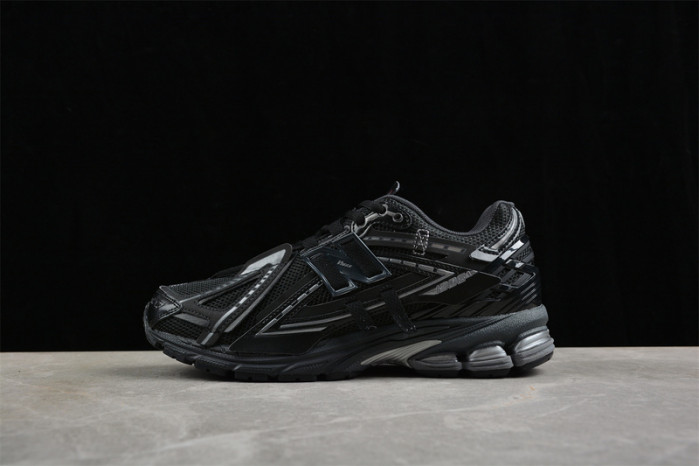 New Balance 1906 ''Black Dark Silver Metallic'' M1906AF