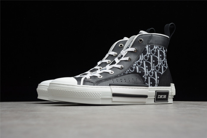 D10R B23 Oblique High Top Sneaker