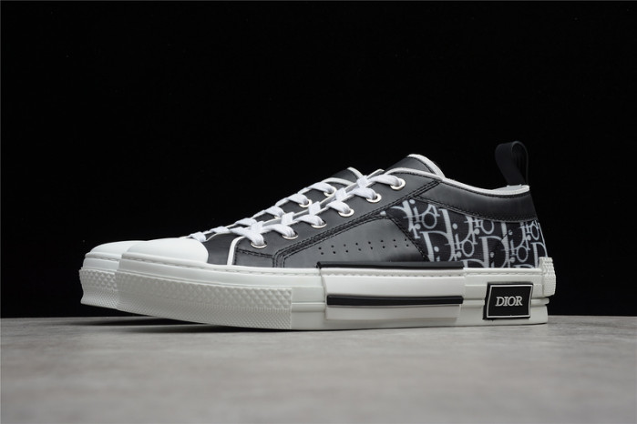 D10R B23 Sneakers Low Top
