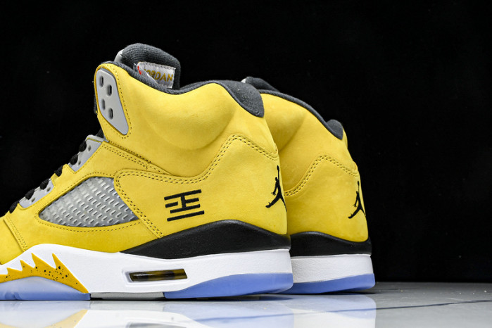 Air Jordan 5 Retro "Tokyo" IO3372-700