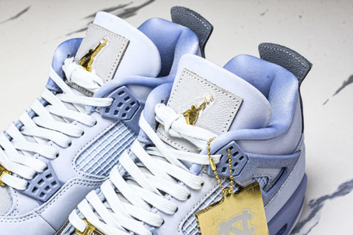 Air Jordan 4 UNC Tar Heels PE HV9204-407