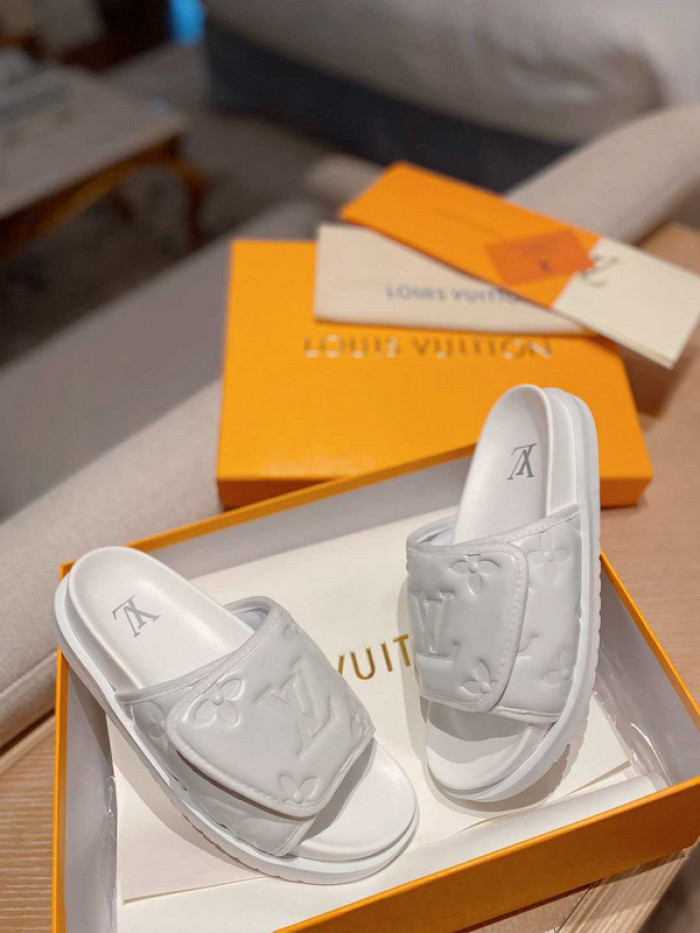 1*V SLIPPERS 11V0107-026