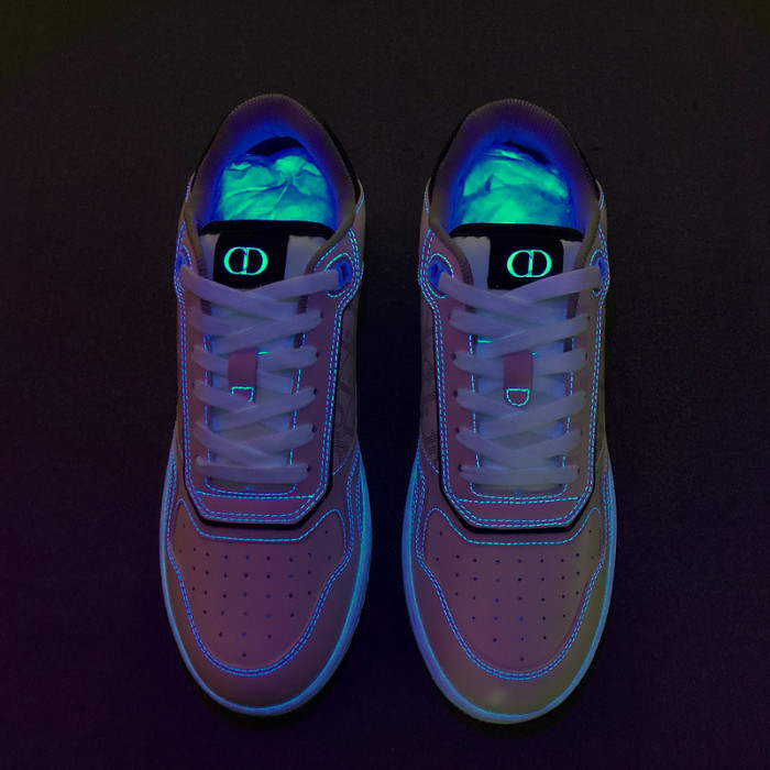 D10R B27 SNEAKERS