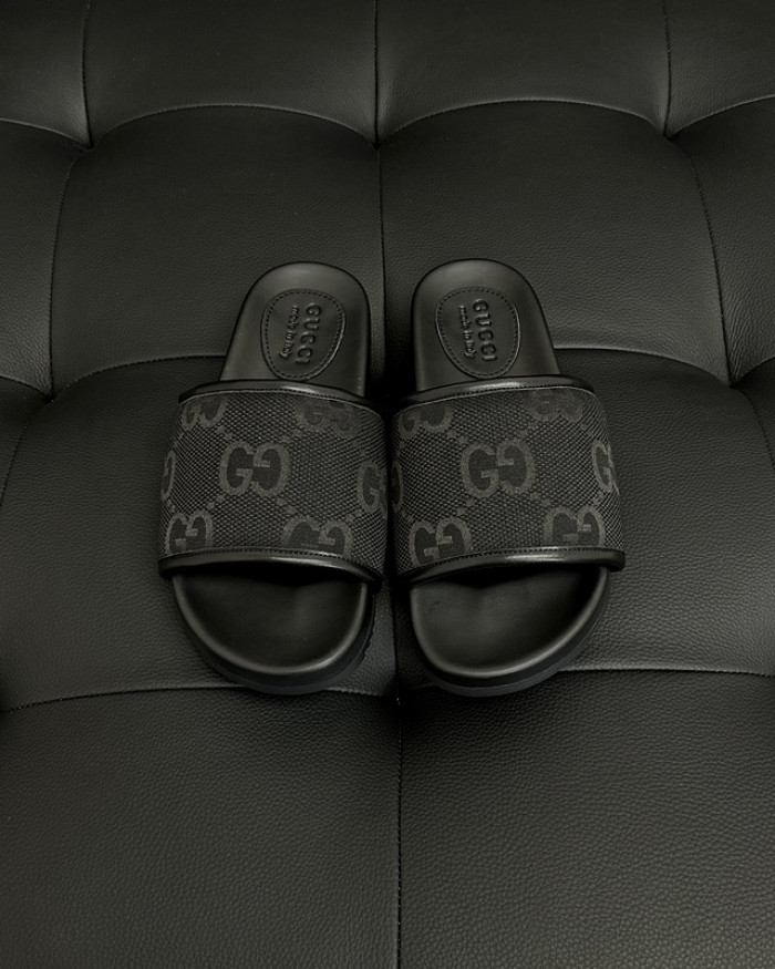 GUC* SLIPPERS DR258-070