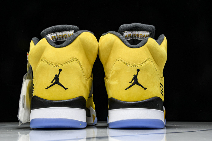 Air Jordan 5 Retro "Tokyo" IO3372-700