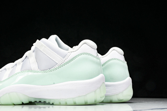 Air Jordan 11 Low “Igloo” AH7860-103
