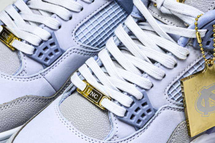 Air Jordan 4 UNC Tar Heels PE HV9204-407