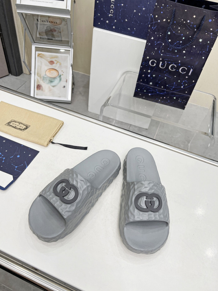 GUC* SLIPPERS DR258-076
