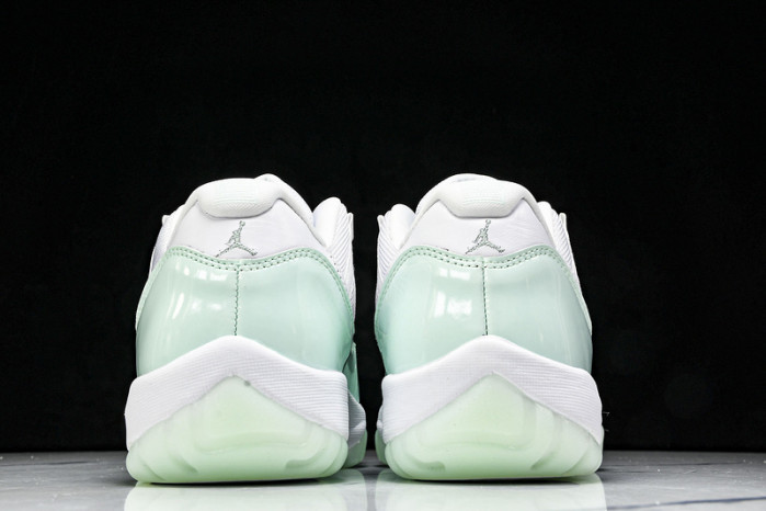 Air Jordan 11 Low “Igloo” AH7860-103