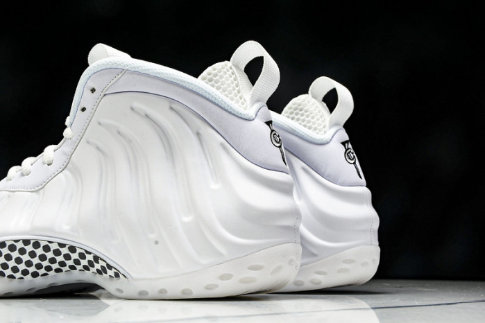 Nike Air Foamposite One Triple White HJ5195-100