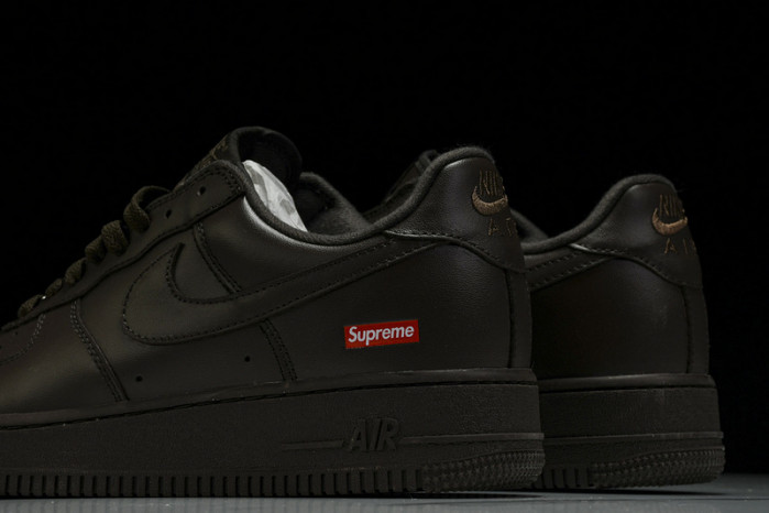 Supreme x Nike Air Force 1 Low 