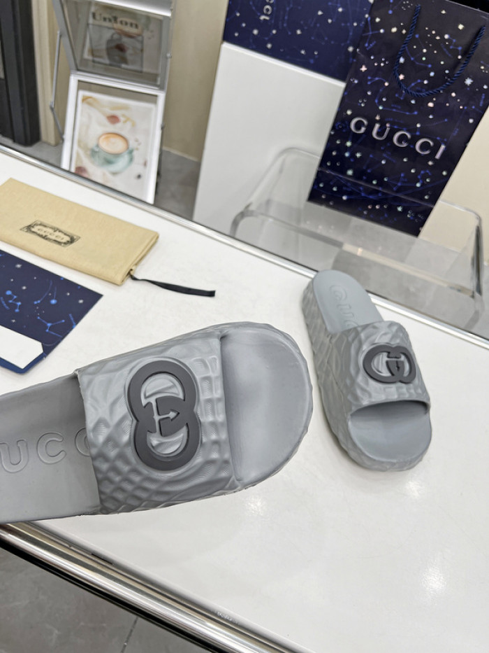 GUC* SLIPPERS DR258-076
