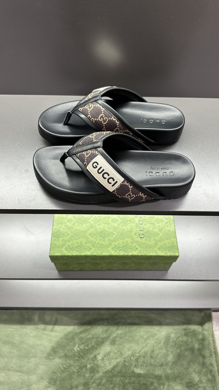 GUC* SLIPPERS DR258-081