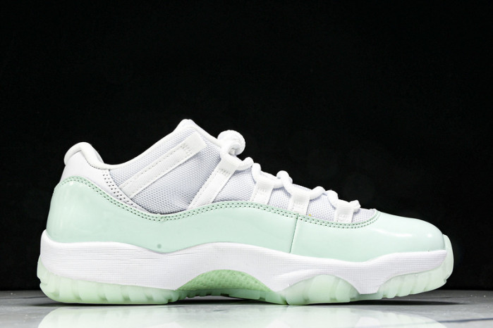 Air Jordan 11 Low “Igloo” AH7860-103