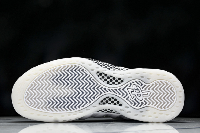 Nike Air Foamposite One Triple White HJ5195-100