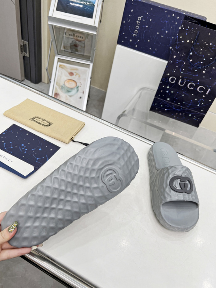 GUC* SLIPPERS DR258-076