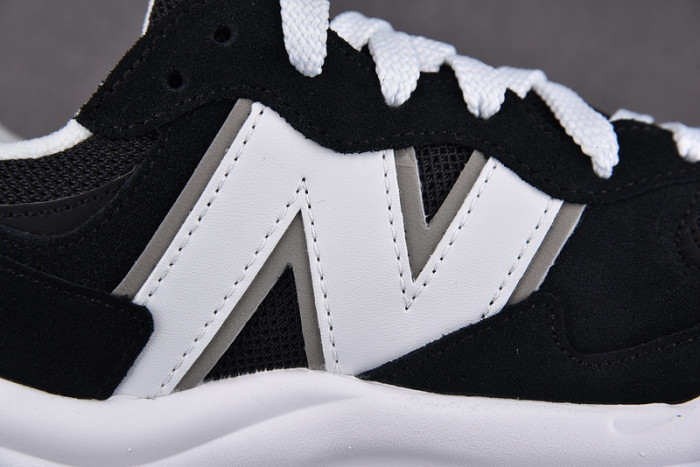 new balance 57/40 team black - m5740cb