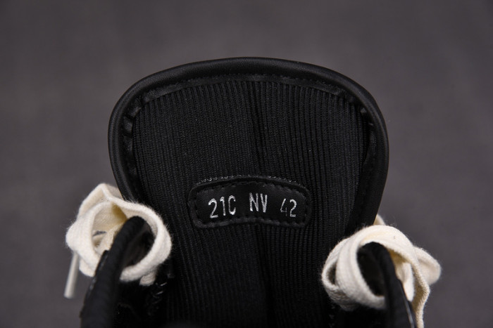 D10R B27 SNEAKERS