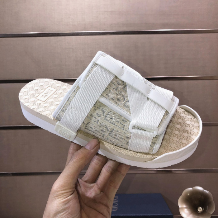 D*or slippers