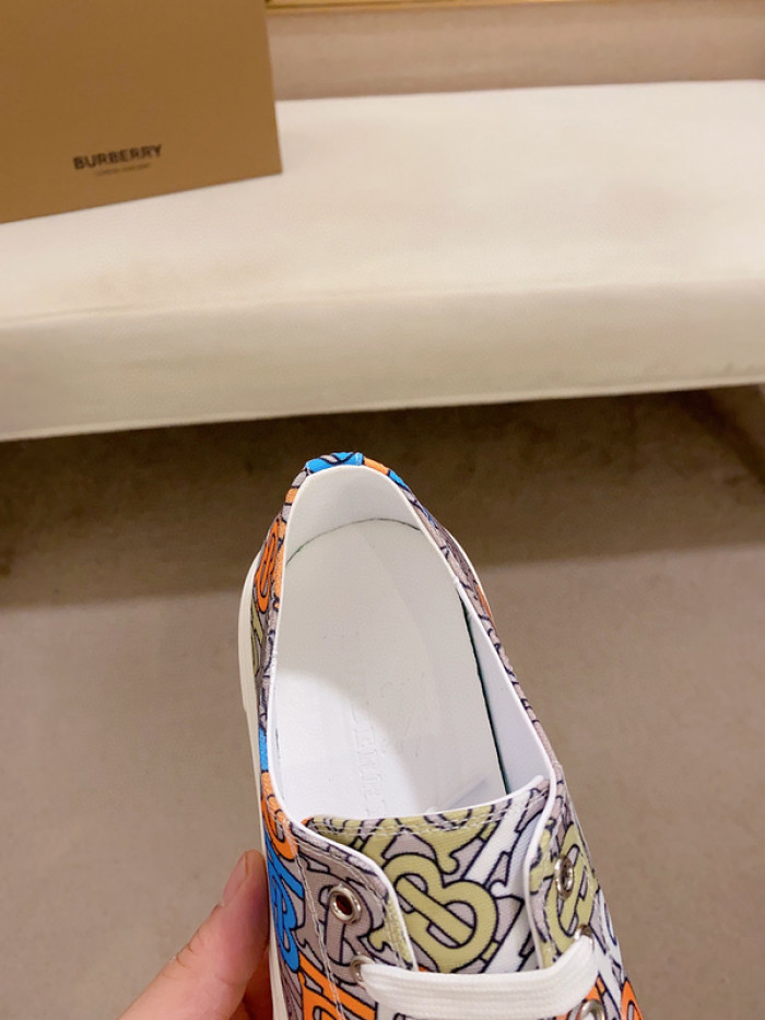 bby sneaker by0040