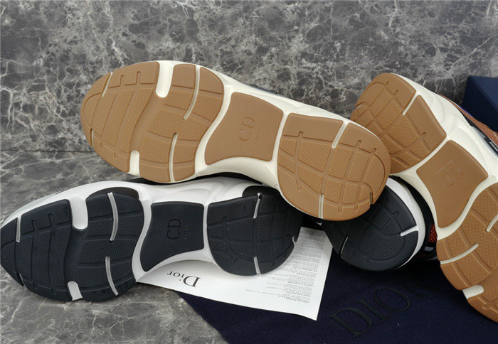 D10R B22 TRAINER SNEAKER