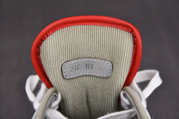 D10R B27 SNEAKERS
