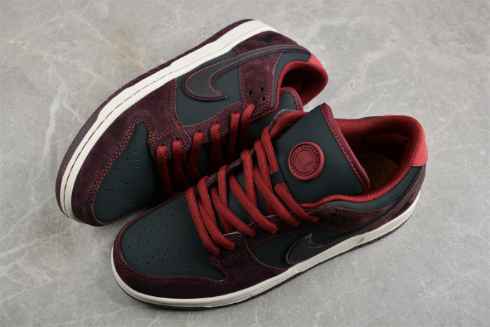 RIOT Skateshop x Nike Dunk Low SB 