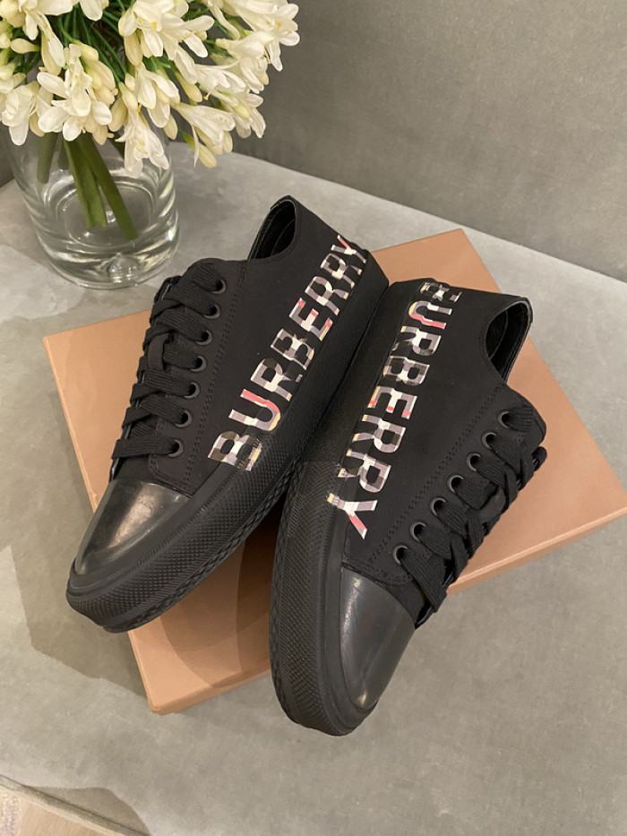 bby sneaker