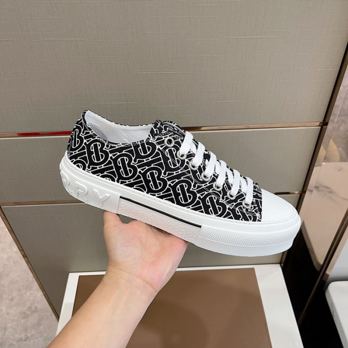 bby sneaker