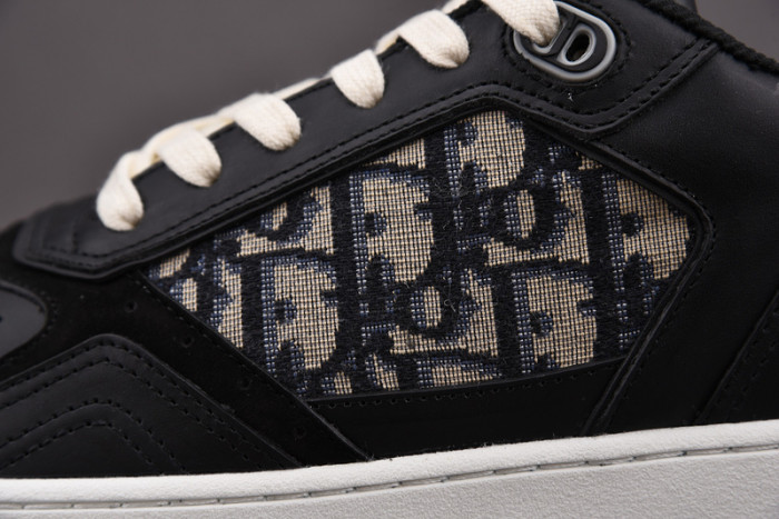 D10R B27 SNEAKERS