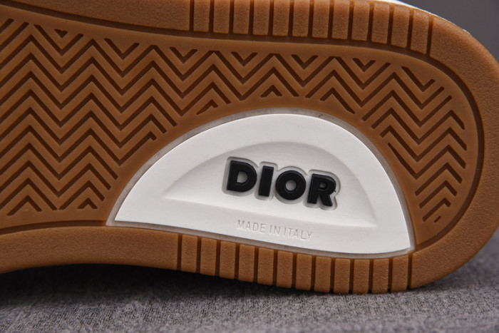 D10R B27 SNEAKERS