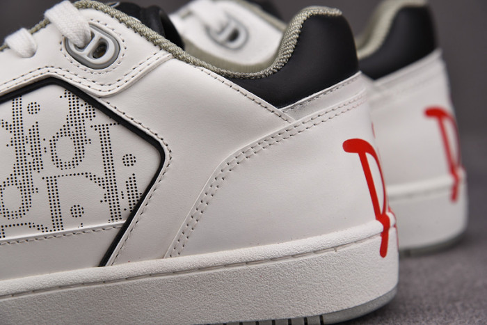D10R B27 SNEAKERS