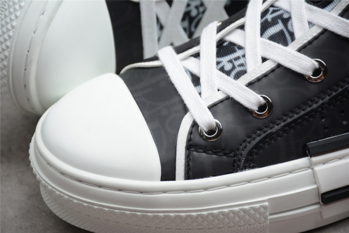 D10R B23 Oblique High Top Sneaker