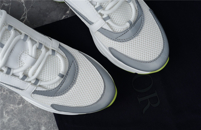 D10R B22 TRAINER SNEAKER
