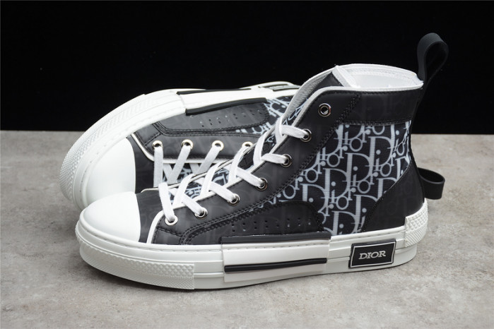 D10R B23 Oblique High Top Sneaker