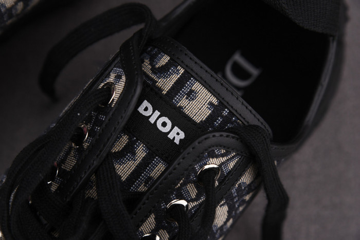 D10R B28 Sneakers Low Top