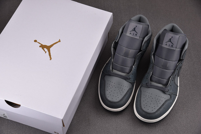 Air Jordan 1 Mid 